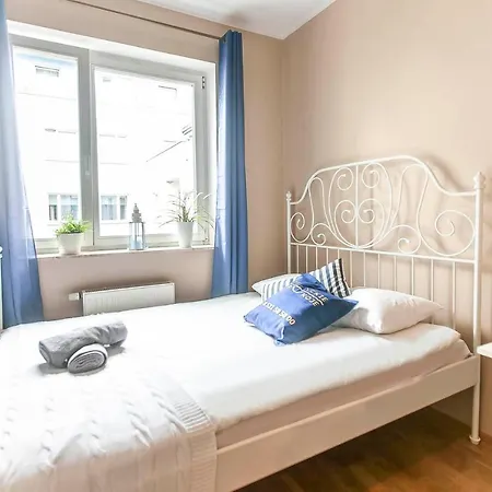 Apartament Blisko Plazy - Okrzei 12 *